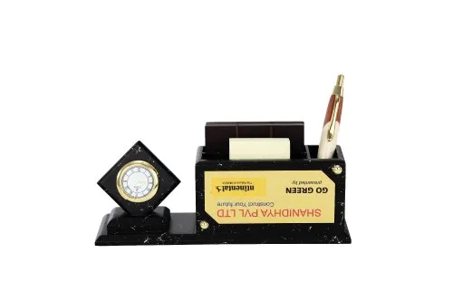 DW 2022 C Wooden Pen Stand With Analog Clock
