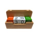 Natural Wooden Pen Stand: DW 5202 F DICE