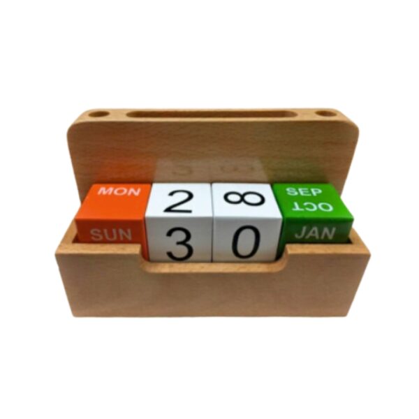 Natural Wooden Pen Stand: DW 5202 F DICE