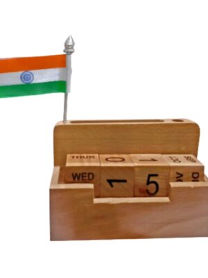Natural Wooden Pen Stand: DW 5202 F